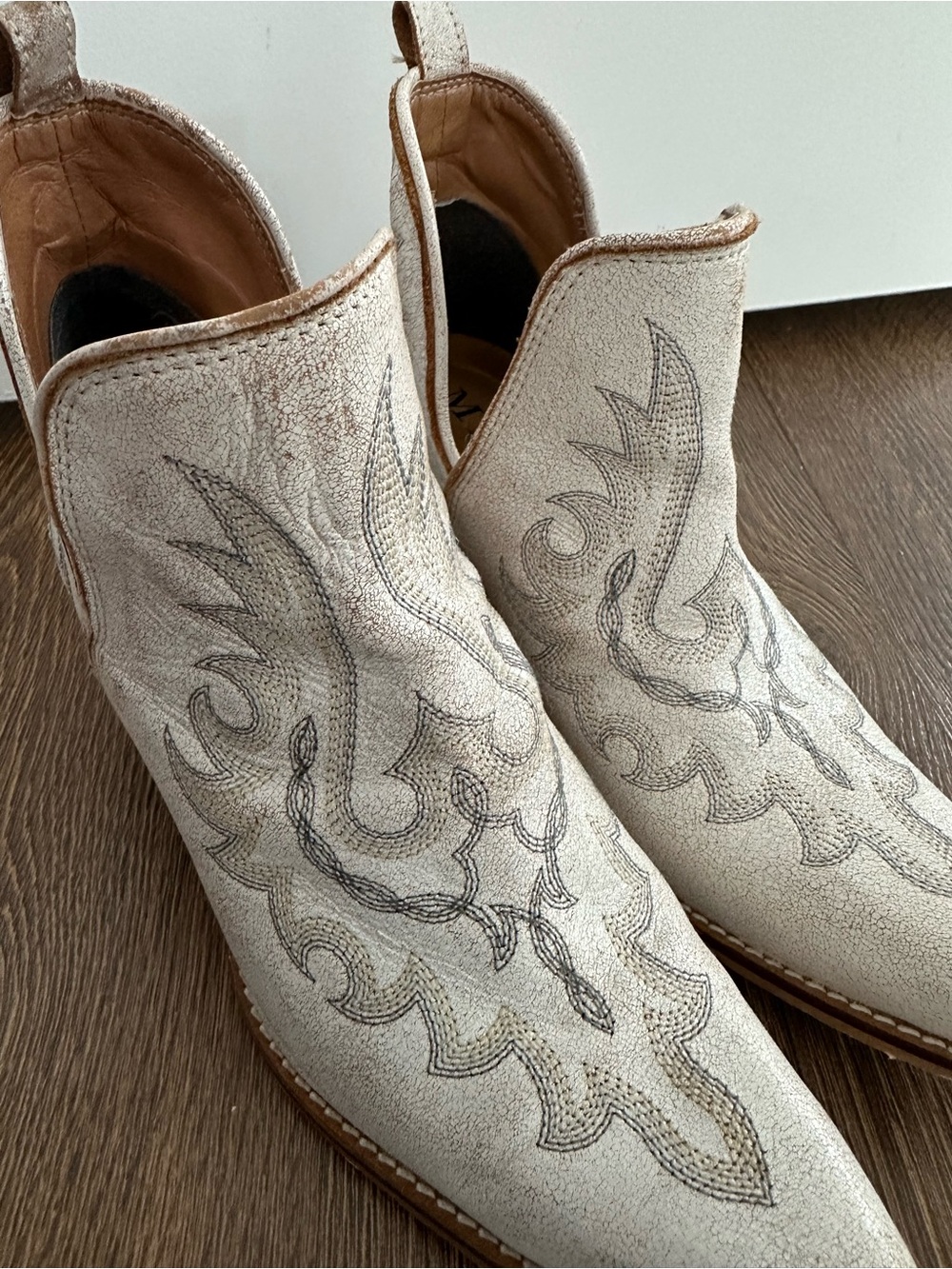 *Sizing Issue* MYRA Embroidered Western Cowboy Ankle Booties - Genuine Leather - Picture 6 of 10